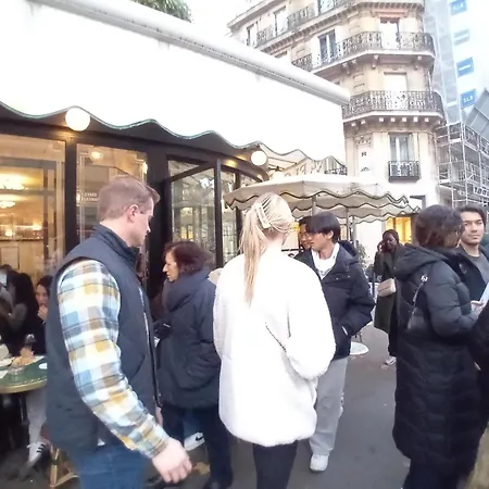 1 Minute Gare Montparnasse,center,close To Louvre Meusm And Eiffel Tour ,amusing Place *