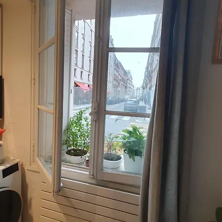 1 Minute Gare Montparnasse,center,close To Louvre Meusm And Eiffel Tour ,amusing Place