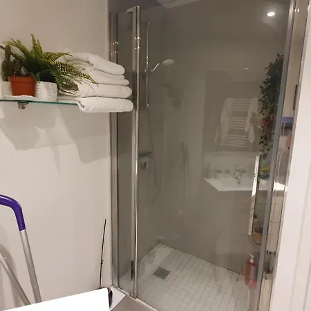 1 Minute Gare Montparnasse,center,close To Louvre Meusm And Eiffel Tour ,amusing Place Appartement *
