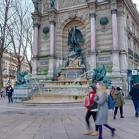 1 Minute Gare Montparnasse,center,close To Louvre Meusm And Eiffel Tour ,amusing Place Appartement *