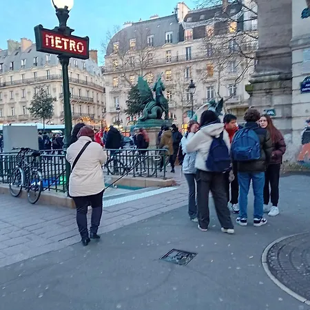 1 Minute Gare Montparnasse,center,close To Louvre Meusm And Eiffel Tour ,amusing Place Paris