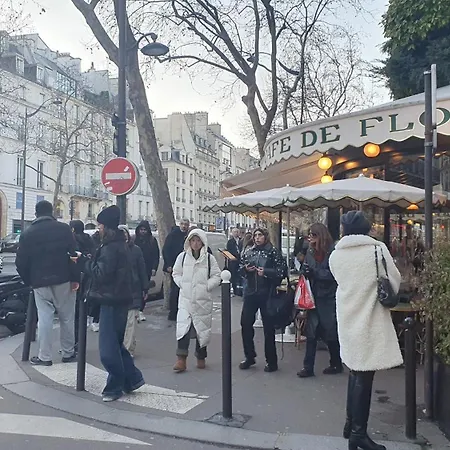 1 Minute Gare Montparnasse,center,close To Louvre Meusm And Eiffel Tour ,amusing Place Paris