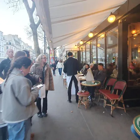 1 Minute Gare Montparnasse,center,close To Louvre Meusm And Eiffel Tour ,amusing Place Paris