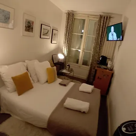1 Minute Gare Montparnasse,center,close To Louvre Meusm And Eiffel Tour ,amusing Place Appartement *