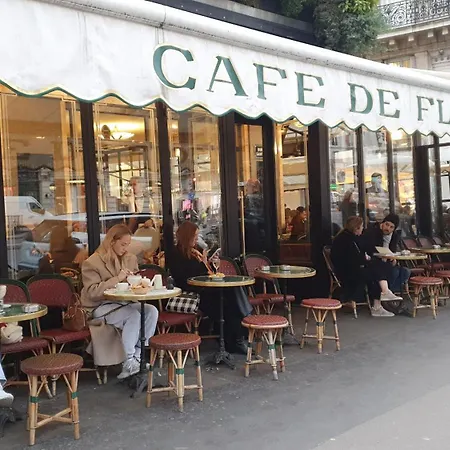 1 Minute Gare Montparnasse,center,close To Louvre Meusm And Eiffel Tour ,amusing Place