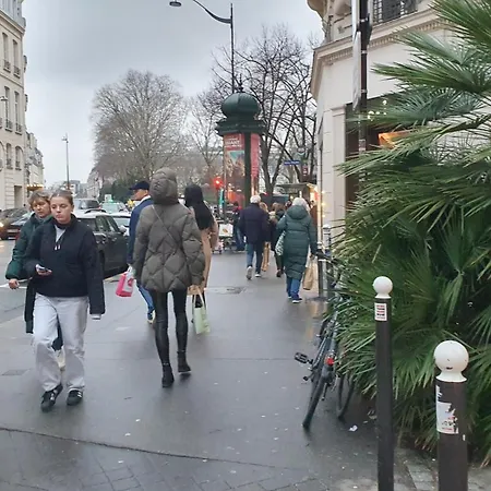 1 Minute Gare Montparnasse,center,close To Louvre Meusm And Eiffel Tour ,amusing Place Paris